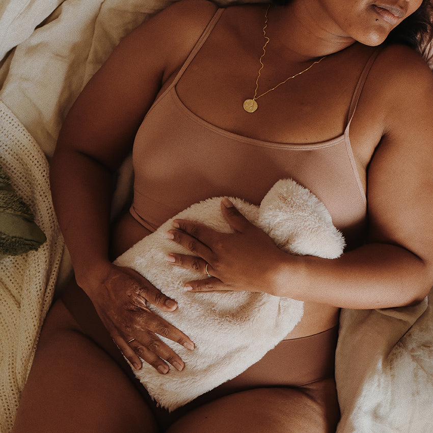 Douleurs de règles : 7 astuces naturelles qui changent tout.